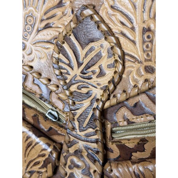 Rising sun hand-tooled leather crossbody bag with a floral pattern - Picture 4 of 12